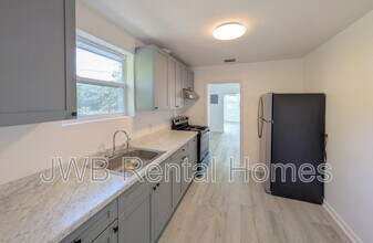 3322 N Davis St in Jacksonville, FL - Building Photo - Building Photo