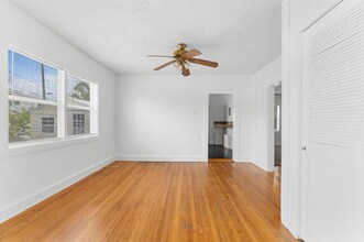 414 Ardmore Rd in West Palm Beach, FL - Building Photo - Building Photo