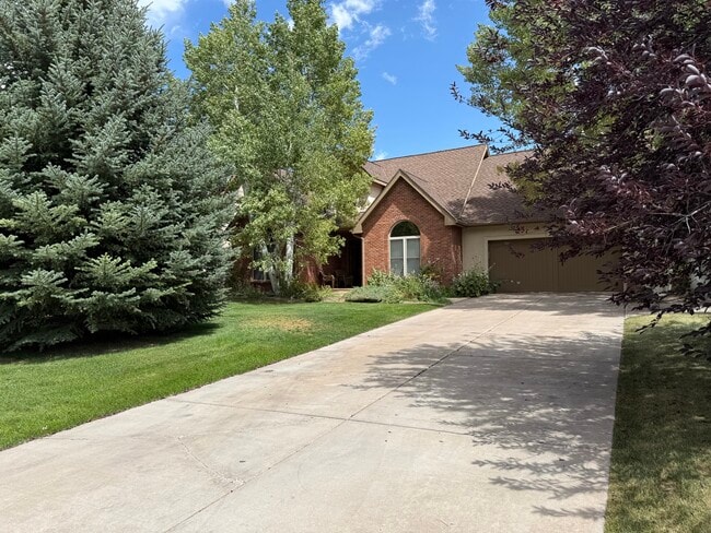 271 Black Bear Dr in Gypsum, CO - Building Photo - Building Photo