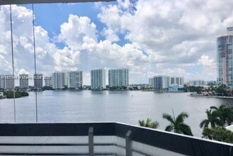 3600 Mystic Pointe Dr, Unit 802 in Aventura, FL - Building Photo - Building Photo