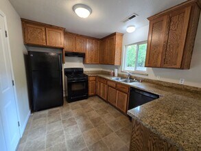 809 Forest Glade Cir in Grass Valley, CA - Building Photo - Building Photo