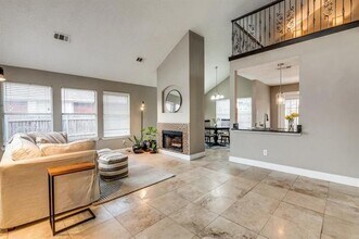 8164 Heritage Pl Dr in Fort Worth, TX - Building Photo - Building Photo