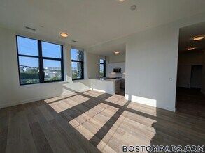 1079 Commonwealth Ave, Unit 249 in Boston, MA - Foto de edificio - Building Photo