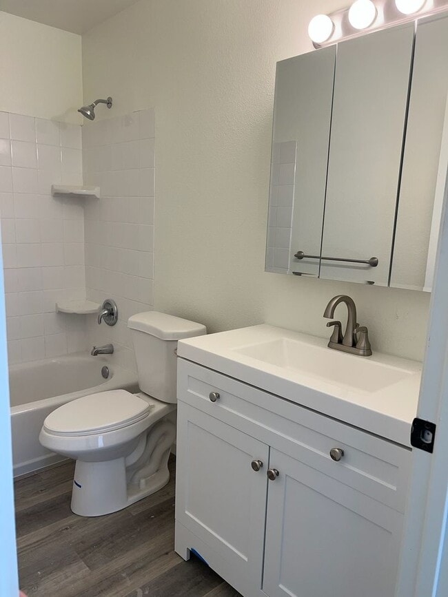 2113 Hamden Dr in Chula Vista, CA - Building Photo - Building Photo