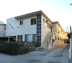 11100 Camarillo St Apartments