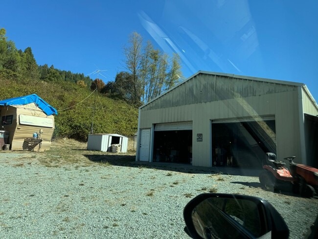 22170 Tiller Trail Hwy in Days Creek, OR - Building Photo - Building Photo