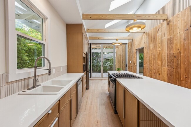 property at 1411 Ruth St
