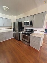 12000 NE Morris St in Portland, OR - Building Photo - Building Photo
