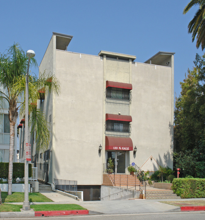 133 North Gale Drive in Beverly Hills, CA - Building Photo