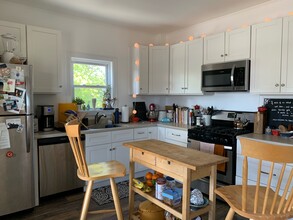 5 Day St, Unit 2 in Cambridge, MA - Building Photo - Building Photo