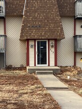 Hillside Apartments in Manhattan, KS - Building Photo - Building Photo