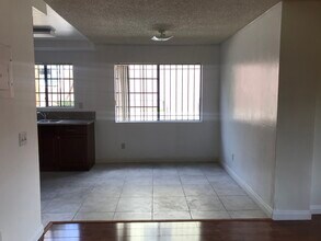 1285 Vin Scully Ave, Unit 5 in Los Angeles, CA - Building Photo - Building Photo