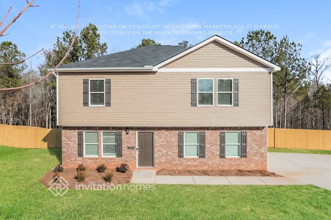 346 Amelia Ln in Covington, GA - Foto de edificio