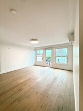 654 E Broadway, Unit 402 in Boston, MA - Building Photo - Building Photo