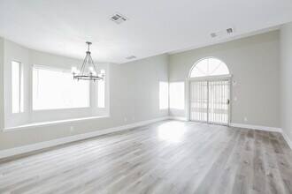7231 Nordic Lights Dr in Las Vegas, NV - Foto de edificio - Building Photo