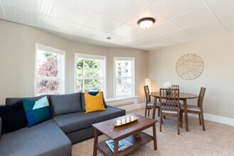 822 6th Ave N in Seattle, WA - Building Photo - Building Photo