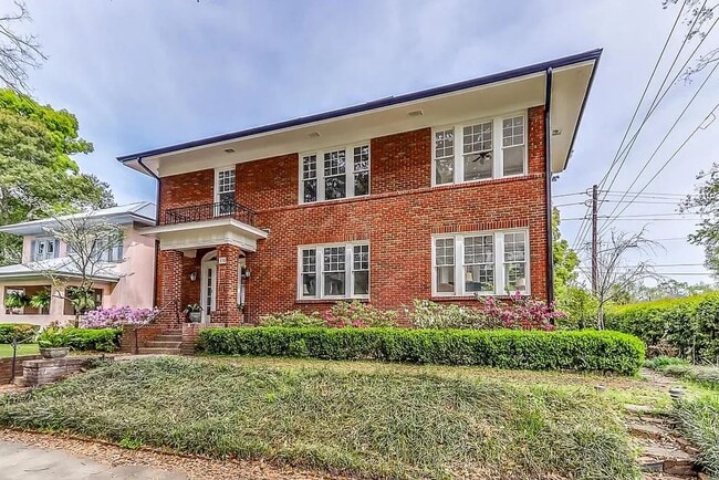 138 E 50th St in Savannah, GA - Building Photo - Building Photo