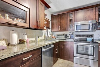 2850 Carambola Cir S in Coconut Creek, FL - Building Photo - Building Photo