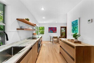 226 Jefferson Ave in Miami Beach, FL - Building Photo - Building Photo
