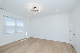 6050 S Eberhart Ave in Chicago, IL - Building Photo - Building Photo
