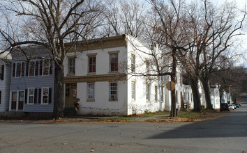 696 4th Ave in Troy, NY - Building Photo - Building Photo