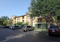 Buena Vista Point Apartments in Orlando, FL - Building Photo - Building Photo