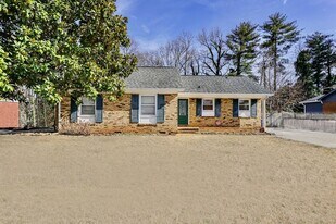 130 Heather Dr in Spartanburg, SC - Building Photo