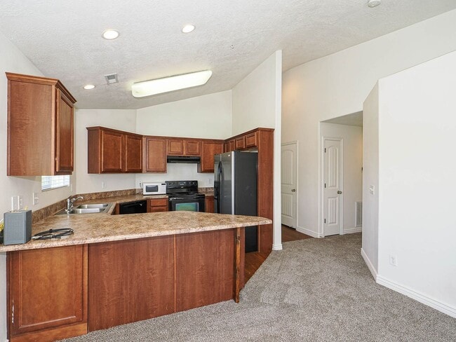 3842 S Clare Dr in West Valley City, UT - Building Photo - Building Photo