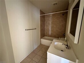10632 Woods Cir-Unit -6 in Bonita Springs, FL - Building Photo - Building Photo