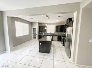10619 Tamaruga Ct in Las Vegas, NV - Building Photo - Building Photo