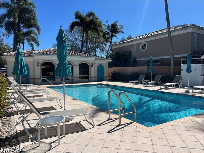 5365 Cove Cir in Naples, FL - Building Photo - Building Photo