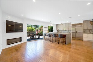 19137 Index St in Los Angeles, CA - Building Photo
