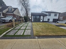 712 Barnes Ave in Baldwin, NY - Building Photo