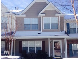 312 Malamute Ln in Greensboro, NC - Building Photo