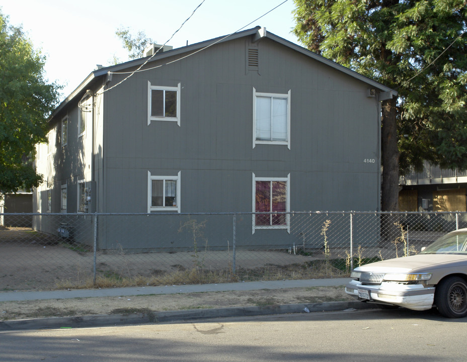 4140 E Dwight Way in Fresno, CA - Building Photo