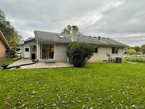 43805 Hanford Rd in Canton Township, MI - Building Photo - Building Photo