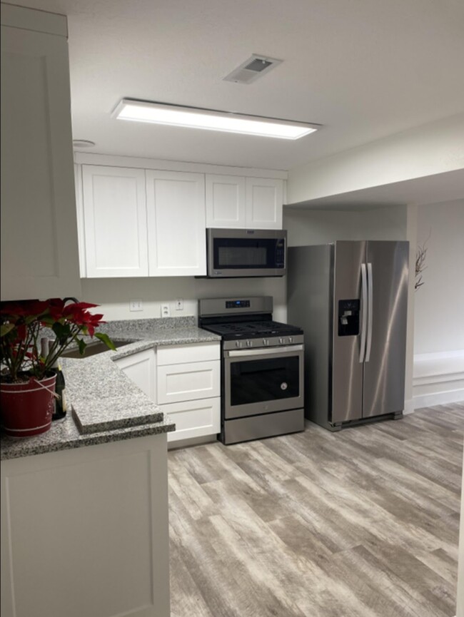 12 E 600 N, Unit 1 in Farmington, UT - Building Photo - Building Photo