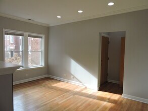 1346 1/2 W Estes Ave in Chicago, IL - Building Photo - Building Photo