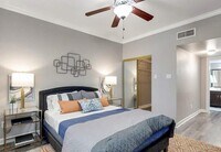 5454 Newcastle St photo'