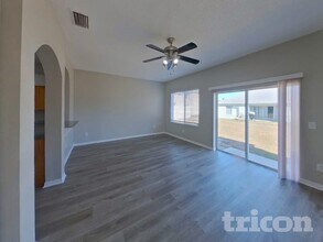 12603 Longcrest Dr in Riverview, FL - Foto de edificio - Building Photo