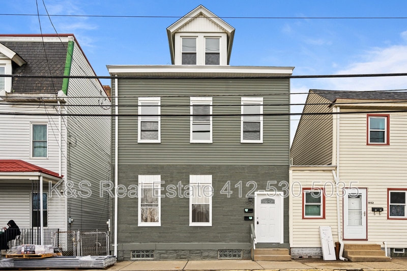 1950 Lowrie St in Pittsburgh, PA - Building Photo