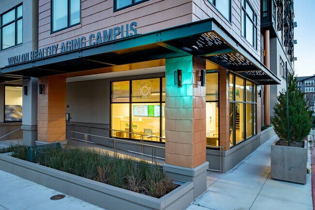 Vivalon Healthy Aging Campus in San Rafael, CA - Foto de edificio - Building Photo