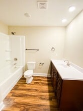 102 Meadow Ln in Oak Grove, KY - Building Photo - Building Photo