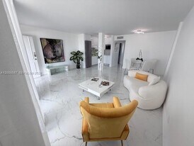 1100 Alton Rd, Unit 5B in Miami Beach, FL - Building Photo