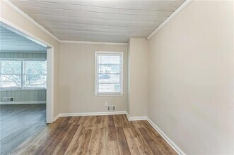 195 Polar Rock Rd SW in Atlanta, GA - Building Photo - Building Photo