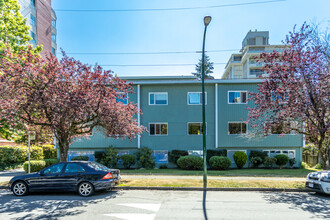 Maddock Manor in Vancouver, BC - Building Photo - Building Photo