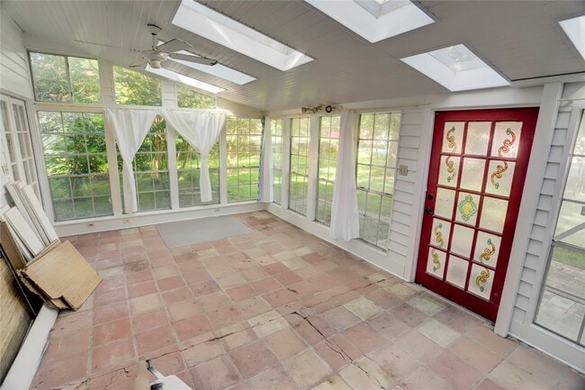 906 2nd St in League City, TX - Building Photo - Building Photo