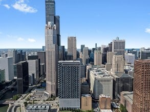 235 W Van Buren St, Unit 3117 in Chicago, IL - Foto de edificio - Building Photo