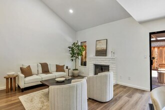 35617 McCarty Common in Fremont, CA - Foto de edificio - Building Photo