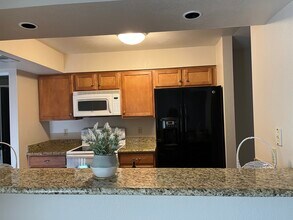 9345 N 92nd St, Unit #217 in Scottsdale, AZ - Building Photo - Building Photo